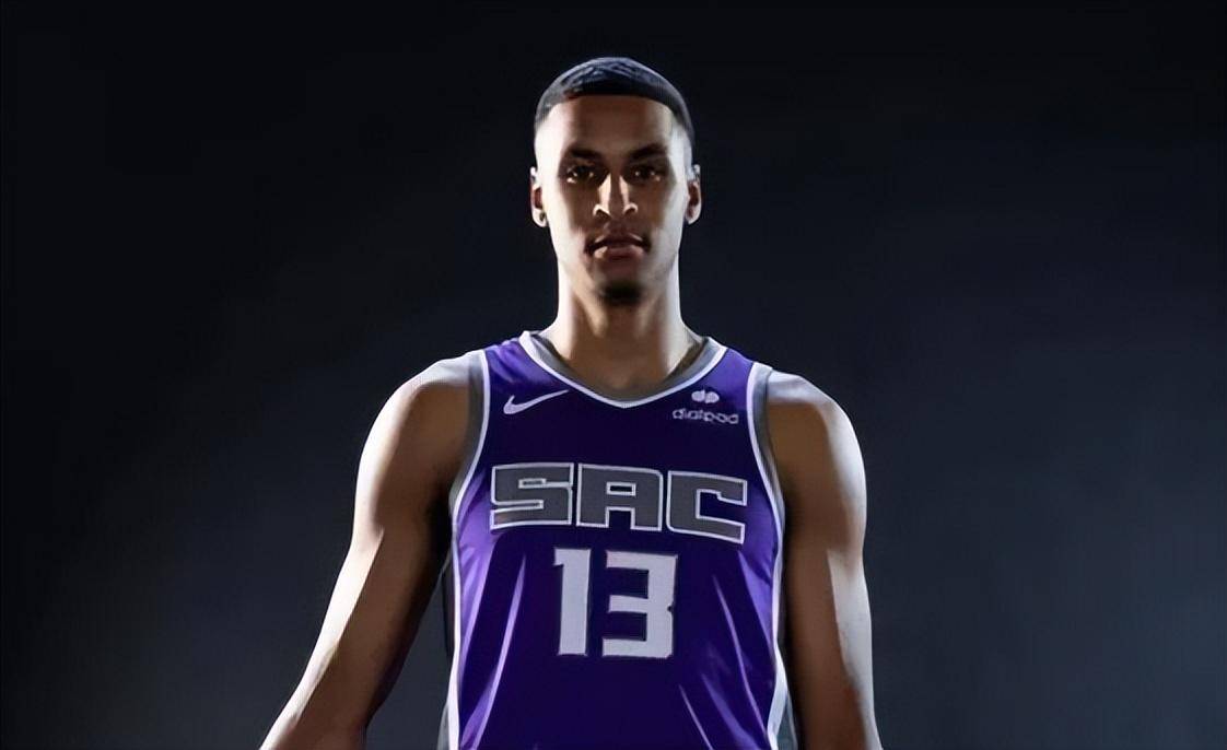 开云体育登录-篮网B队险胜日本男篮，麦科勒姆惊艳世界