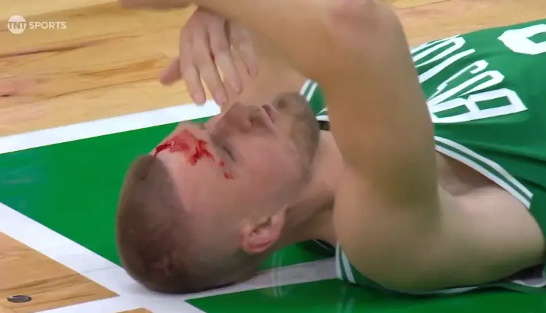 开云体育APP下载-魔术翻盘江苏队，塔图姆点燃赛场